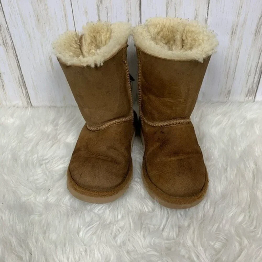 Girls’ UGG Australia Bailey Bow Boots – Size 10 – Tan